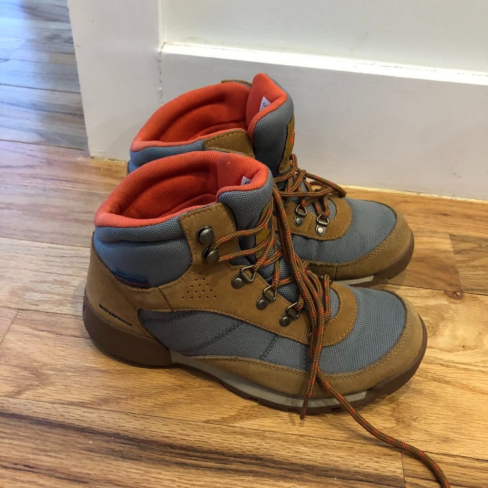 Columbia Women's Endicott Classic Hiking Boot